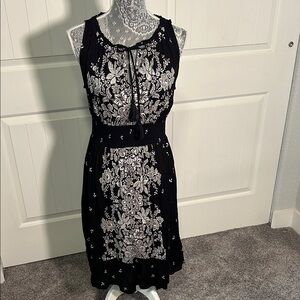 Bila Black and White Floral Midi Dress M